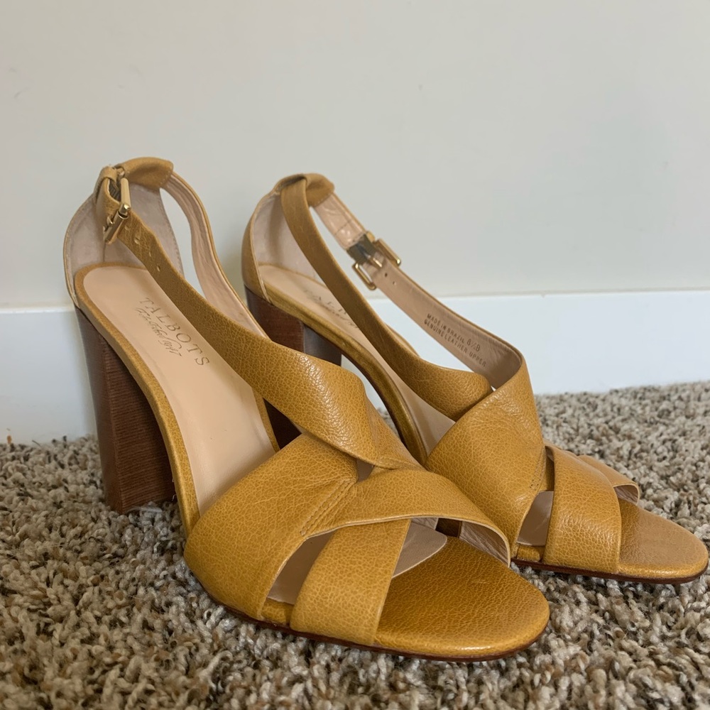 Mustard yellow NWT Talbots heel 8.5 leather